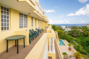 3 bdr apt with pool steps from Sandy Beach